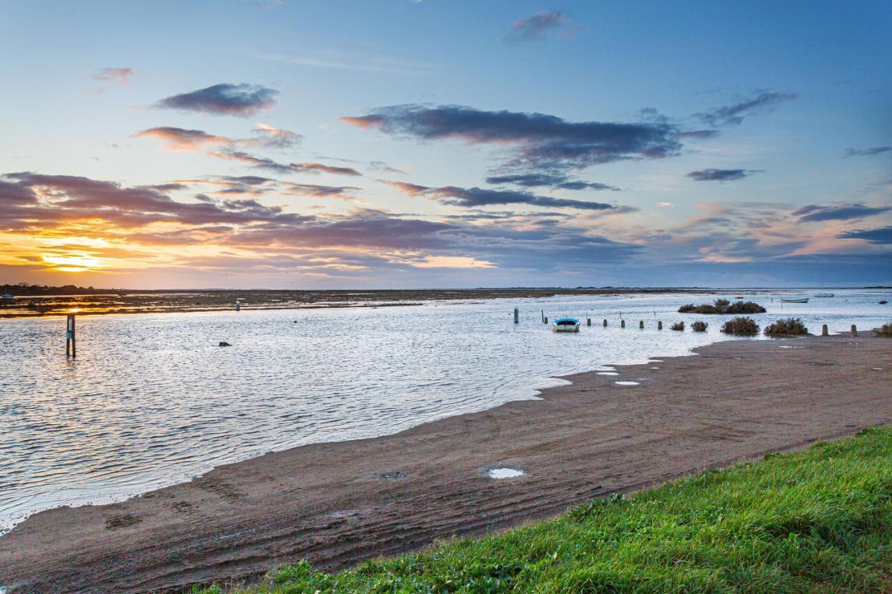 The Manor Coastal Hotel & Inn, Blakeney, Norfolk Exterior photo